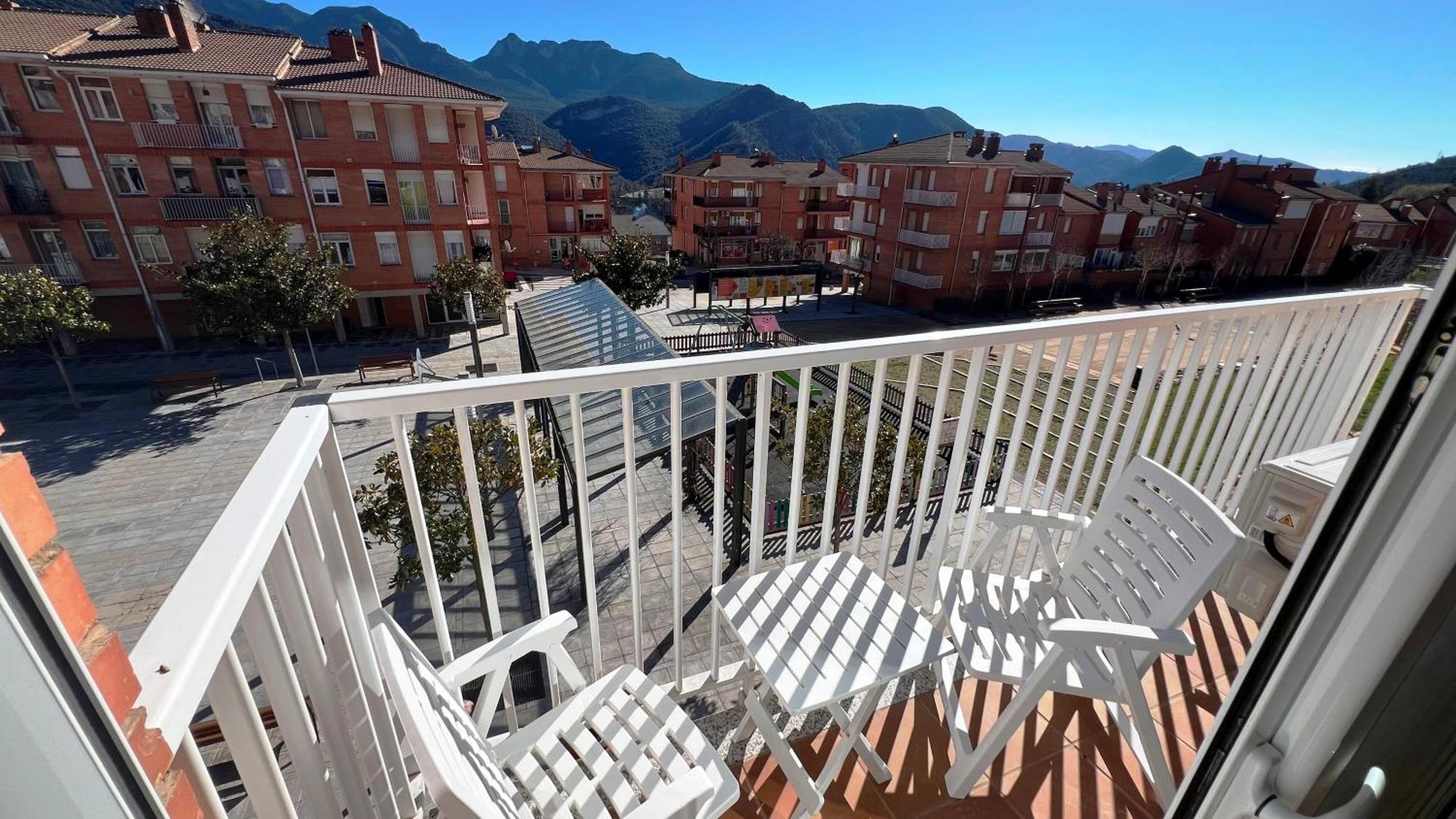 Apartament Acollidor Al Bergueda 6P Sant Jordi de Cercs Ngoại thất bức ảnh